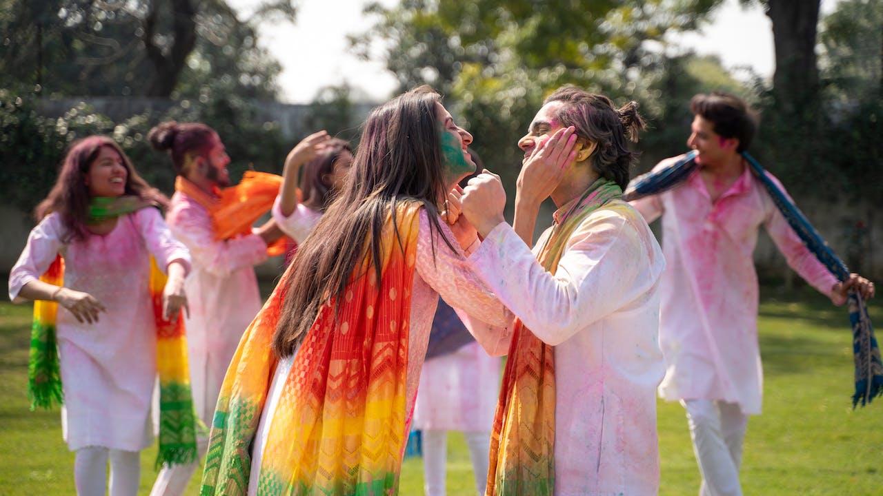 Read more about the article Happy Holi Wishes to Family Members, Parents, Children, Spouse