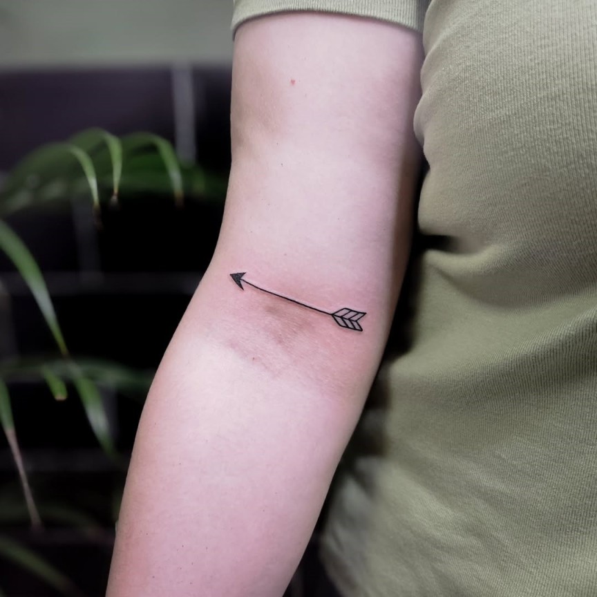 minimalist arrow tattoo